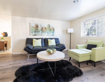 Light & Lovely 1 Bedroom Apartment with Patio