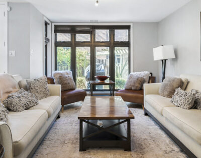 Gorgeous Townhome in Exclusive Lincoln Park